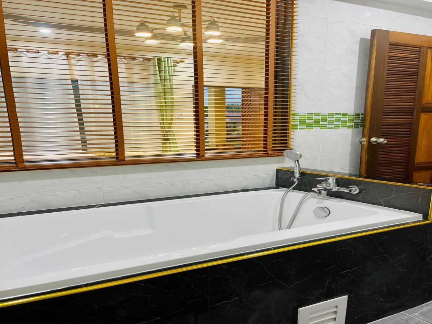 Capital O 75518 Baan Rose Resort Ao Luk المظهر الخارجي الصورة