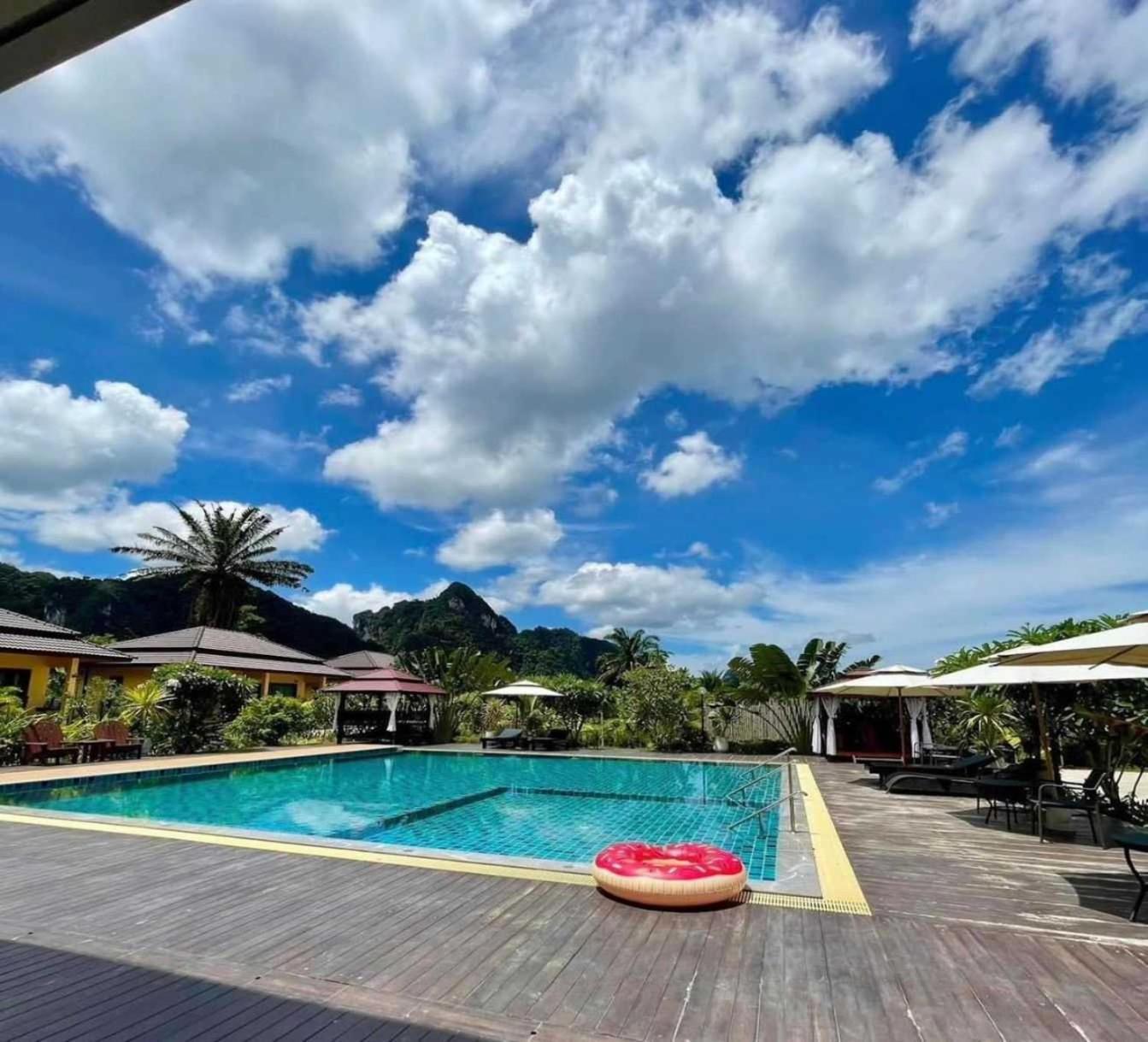 Capital O 75518 Baan Rose Resort Ao Luk المظهر الخارجي الصورة